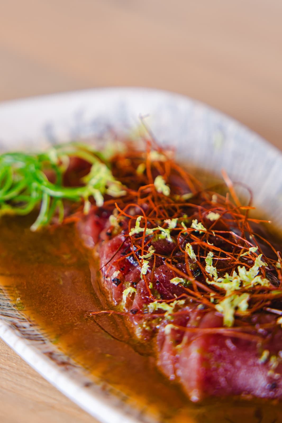Carpaccio de atum com ponzu